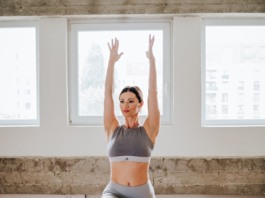 Dynamick power joga trning na spaovanie